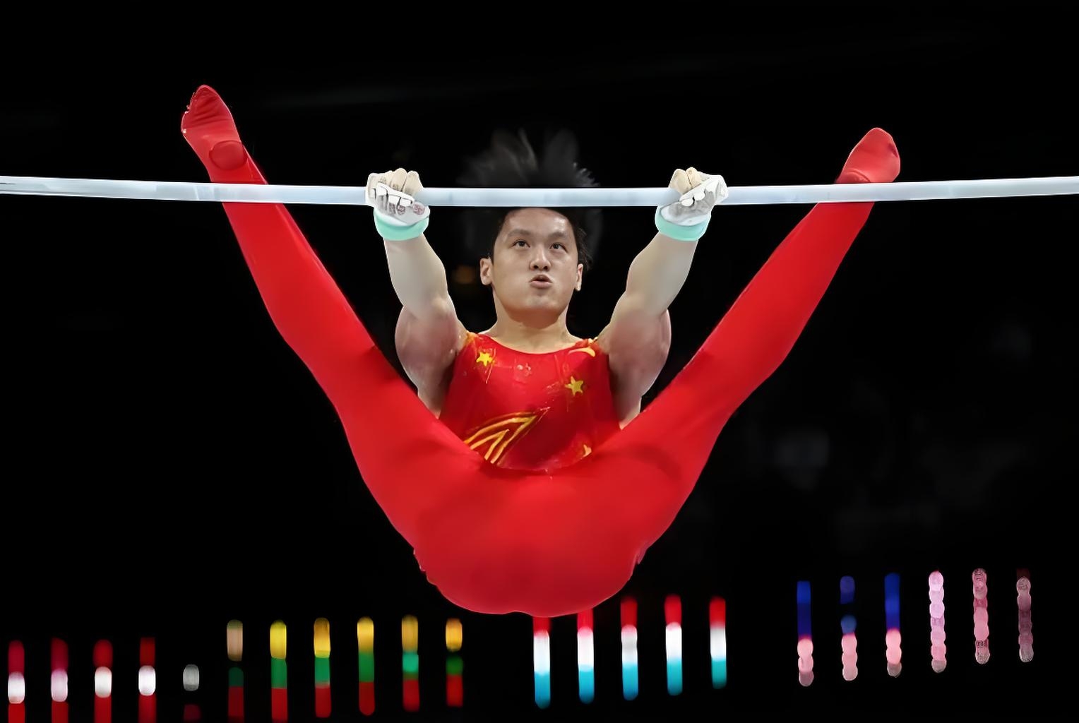 体操男子团体赛，中国队斩获银牌