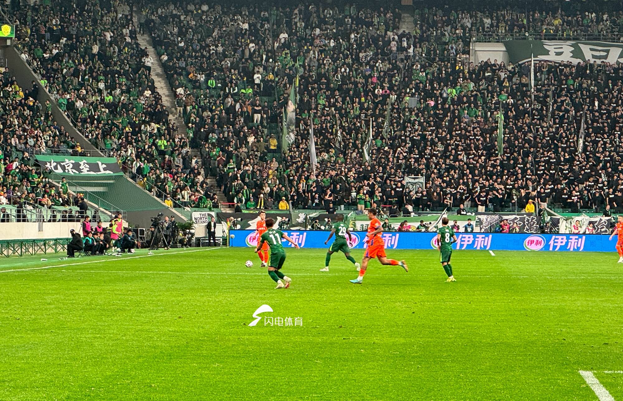 包含国安客场战胜鲁能，稳固领先位置的词条